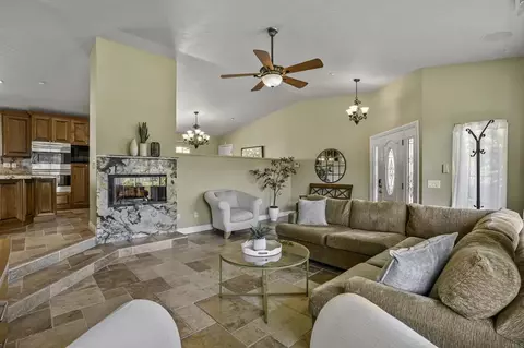 Living - 1460 Orpheus Ave, Encinitas, CA 92024 photo 1 of 2