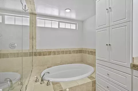 Bath - 1460 Orpheus Ave, Encinitas, CA 92024 photo 4 of 4