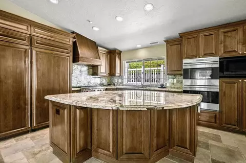 Kitchen - 1460 Orpheus Ave, Encinitas, CA 92024 photo 2 of 3