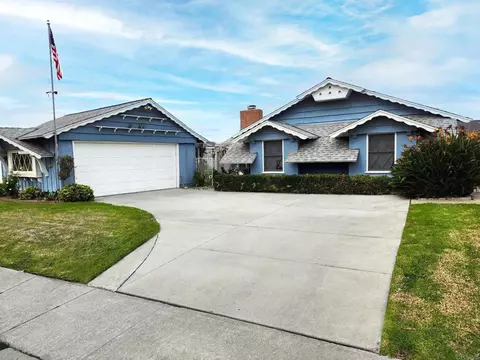 3221 Kempton Dr, Los Alamitos, CA 90720