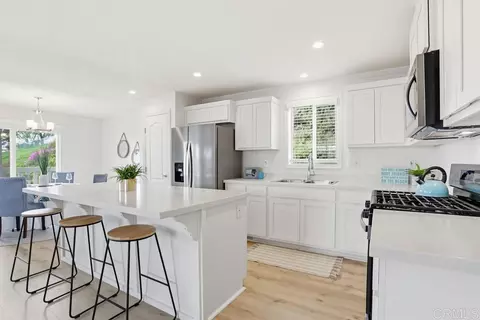 525 W El Norte Pkwy #348, Escondido, CA 92026