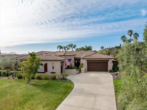 877 Hidden View Ln, Escondido, CA 92027