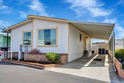 205 Mockingbird Ln, Oceanside, CA 92057