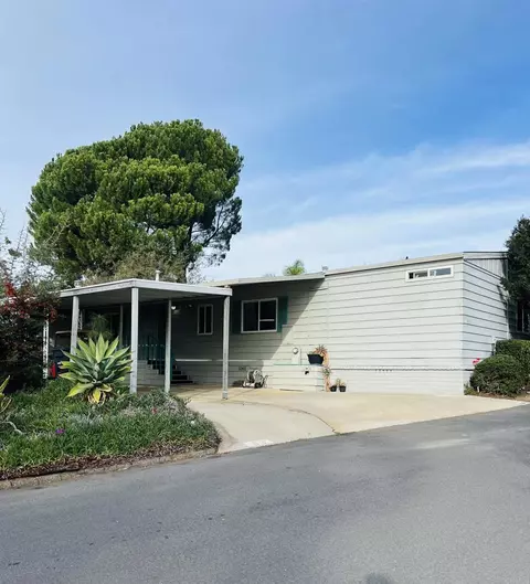 18218 Paradise Mountain Rd #SPACE 83, Valley Center, CA 92082