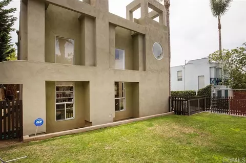 Exterior - 251 E Glaucus St, Encinitas, CA 92024 photo 3 of 4