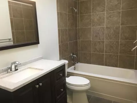 Bath - 251 E Glaucus St, Encinitas, CA 92024 photo 2 of 3