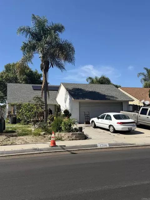 1364 Bobolink Dr, Vista, CA 92083