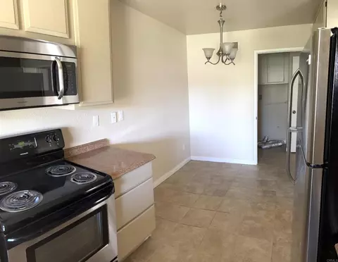 Kitchen - 2011 Jason Gln, Escondido, CA 92026 photo 2 of 3
