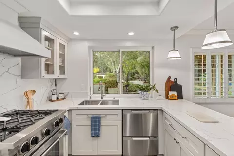 Kitchen - 2026 Palsero Ave, Escondido, CA 92029 photo 4 of 7