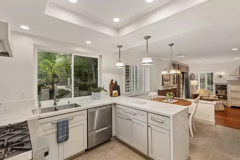 Kitchen - 2026 Palsero Ave, Escondido, CA 92029 photo 5 of 7