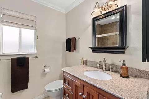 Bath - 2026 Palsero Ave, Escondido, CA 92029 photo 4 of 5