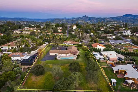 2717 Alexander Dr, Escondido, CA 92029