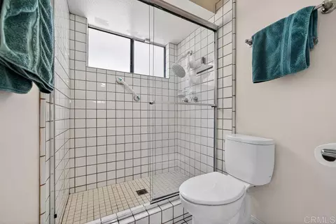 Bath - 17721 Valle De Lobo, Poway, CA 92064 photo 3 of 3