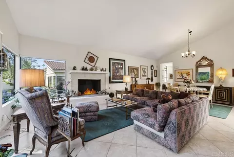 Living - 17721 Valle De Lobo, Poway, CA 92064 photo 2 of 5