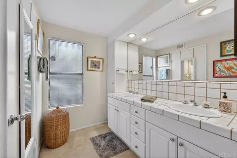 Bath - 17721 Valle De Lobo, Poway, CA 92064 photo 2 of 3