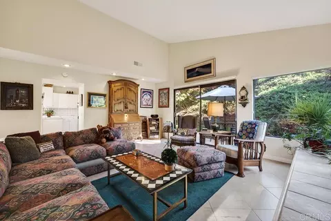 Living - 17721 Valle De Lobo, Poway, CA 92064 photo 3 of 5