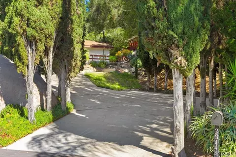 28444 Fallen Tree Ln, Escondido, CA 92026