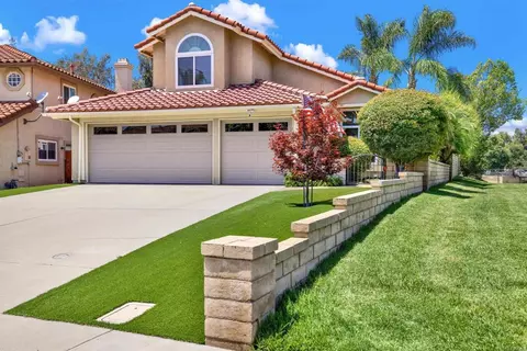 2207 Pleasantwood Ln, Escondido, CA 92026