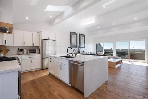 Kitchen - 1875 Parliament Dr, Encinitas, CA 92024 photo 6 of 6
