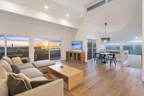 1875 Parliament Dr, Encinitas, CA 92024