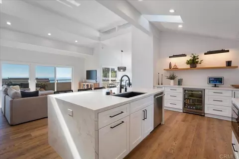Kitchen - 1875 Parliament Dr, Encinitas, CA 92024 photo 4 of 6