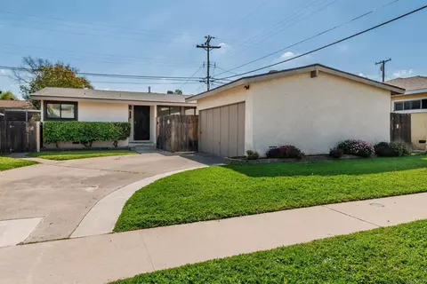 6889 Glenroy St, San Diego, CA 92120