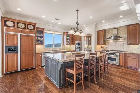 Kitchen - 2247 Margarita Gln, Fallbrook, CA 92028 photo 5 of 6
