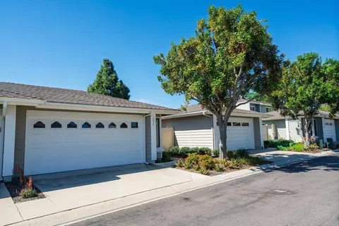 1015 Gleneagles Pl, Vista, CA 92081