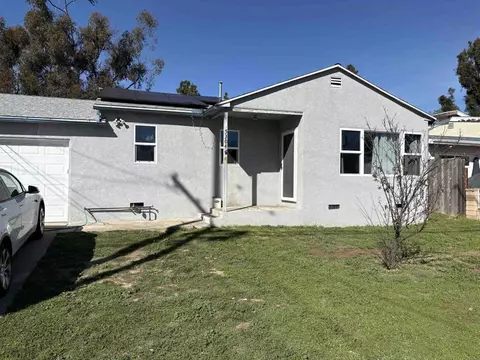 5304 Nutmeg St, San Diego, CA 92105