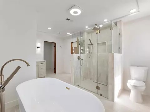 Bath - 28148 Mountain Meadow Rd, Escondido, CA 92026 photo 3 of 5