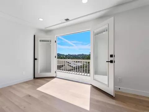Bedroom - 28148 Mountain Meadow Rd, Escondido, CA 92026 photo 2 of 6