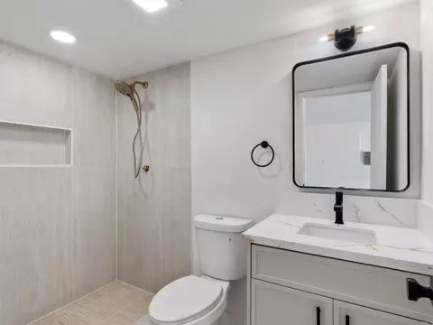 Bath - 28148 Mountain Meadow Rd, Escondido, CA 92026 photo 5 of 5