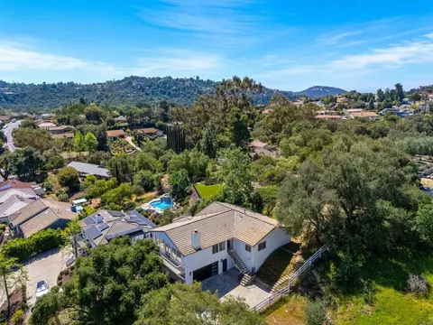 View/Area - 28148 Mountain Meadow Rd, Escondido, CA 92026 photo 3 of 4