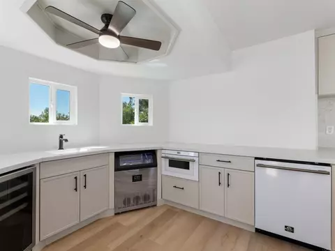 Kitchen - 28148 Mountain Meadow Rd, Escondido, CA 92026 photo 2 of 5