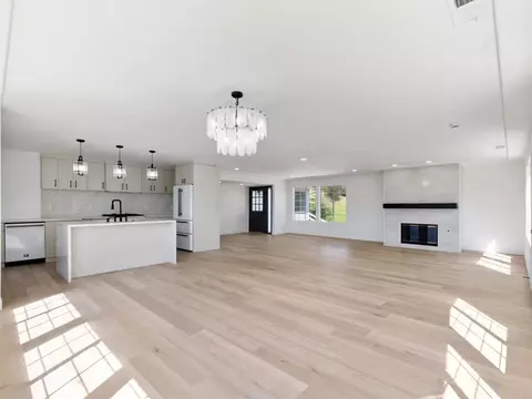 Living - 28148 Mountain Meadow Rd, Escondido, CA 92026 photo 2 of 11