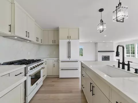 Kitchen - 28148 Mountain Meadow Rd, Escondido, CA 92026 photo 4 of 5