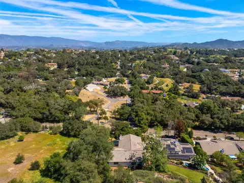 View/Area - 28148 Mountain Meadow Rd, Escondido, CA 92026 photo 1 of 4