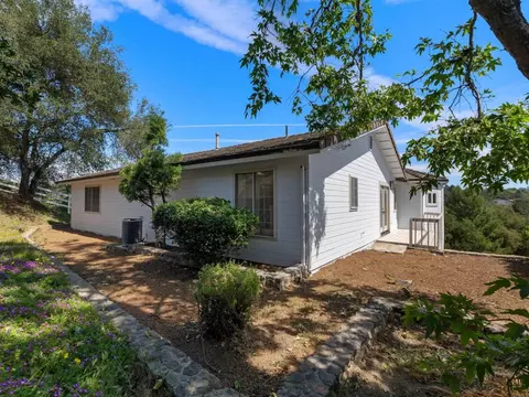 Exterior - 28148 Mountain Meadow Rd, Escondido, CA 92026 photo 5 of 7
