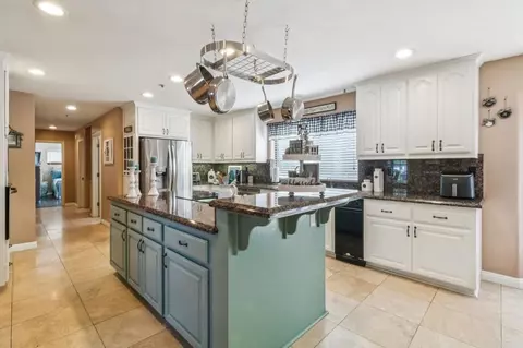 Kitchen - 29950 Robbie Ln, Vista, CA 92084 photo 3 of 4