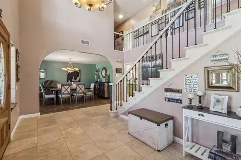 Entry Way - 29950 Robbie Ln, Vista, CA 92084 photo 2 of 2