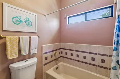 Bath - 29950 Robbie Ln, Vista, CA 92084 photo 5 of 5