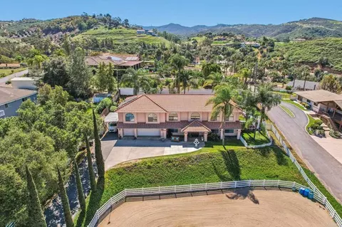 View/Area - 29950 Robbie Ln, Vista, CA 92084 photo 3 of 7