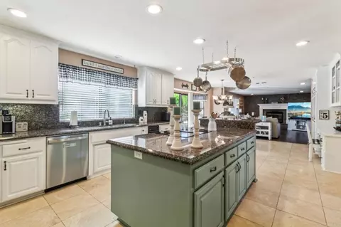 Kitchen - 29950 Robbie Ln, Vista, CA 92084 photo 2 of 4