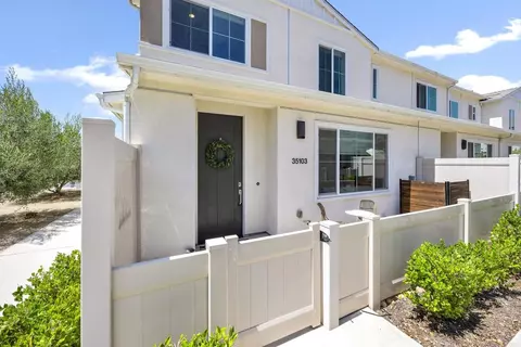 Exterior - 35103 Vine Pl, Fallbrook, CA 92028 photo 4 of 6