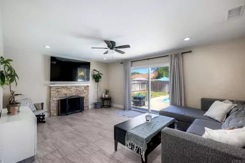 924 Daisy St, Escondido, CA 92027