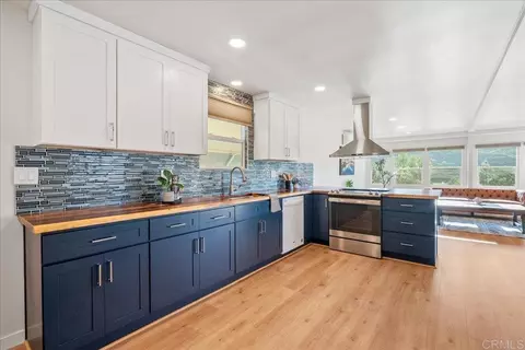 8975 Lawrence Welk Dr #SPC 195, Escondido, CA 92026