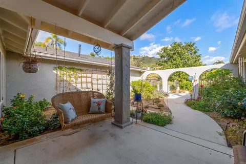 Exterior - 3434 Los Sicomoros Ln, Fallbrook, CA 92028 photo 2 of 5