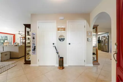 Entry Way - 3434 Los Sicomoros Ln, Fallbrook, CA 92028 photo 2 of 2