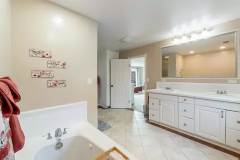 Bath - 3434 Los Sicomoros Ln, Fallbrook, CA 92028 photo 3 of 7