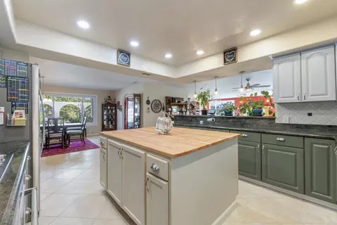 Kitchen - 3434 Los Sicomoros Ln, Fallbrook, CA 92028 photo 2 of 4